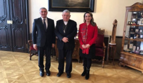 Դեսպան Աշոտ Հովակիմյանի հանդիպումը Չեխիայի կաթոլիկ եկեղեցու հոգևոր առաջնորդ կարդինալ Դոմինիկ Դուկայի հետ