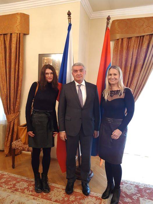 ՀՀ դեսպան Աշոտ Հովակիմյանն ընդունեց չեխ լրագրողներ Մարկետա Կուտիլովային և Լենկա Կլիցպերովային