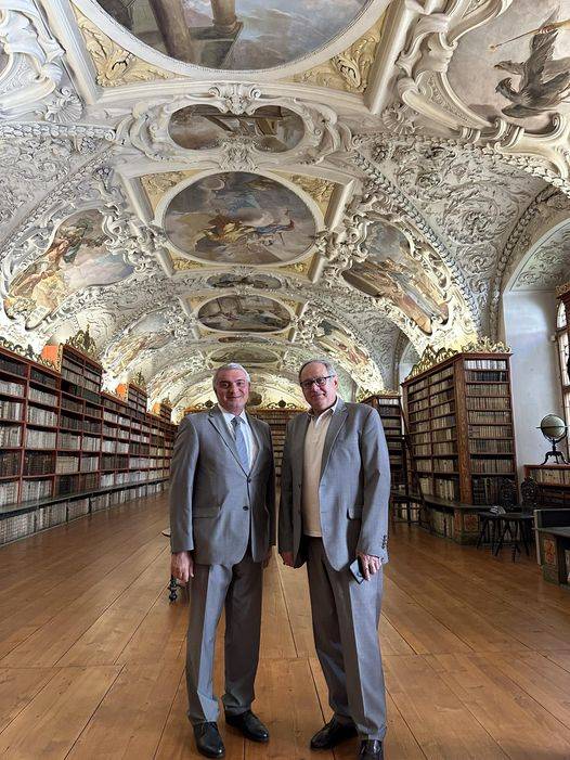 Ambassador Ashot Hovakimian visited the Library of Strahov Monastery in Prague and had a meeting with the Director General of the Library Gejza Šidlovský