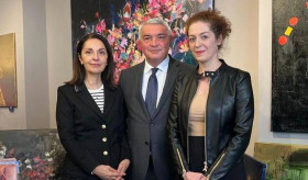 Ambassador Ashot Hovakimian with spouse visited POM Gallery