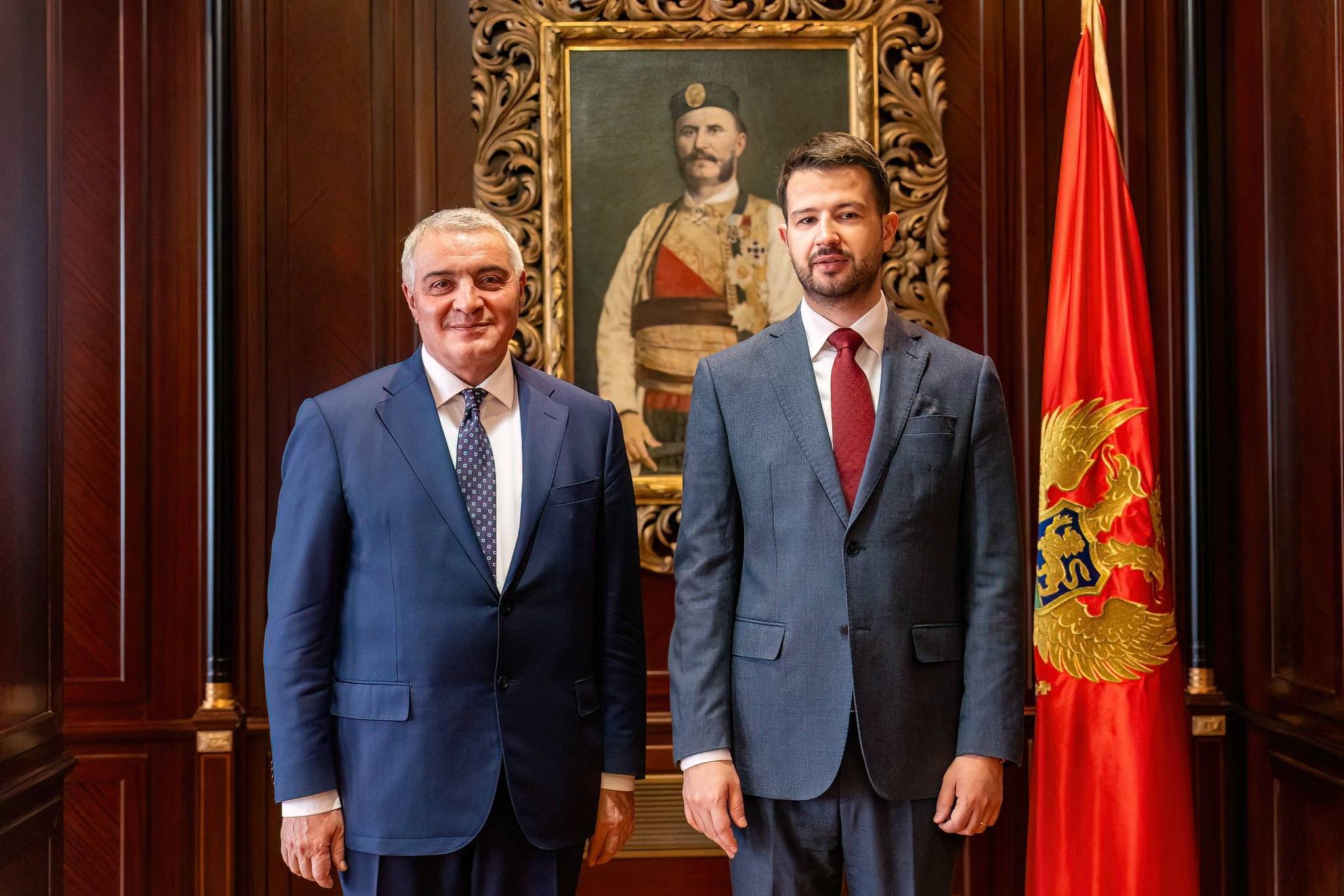 Ամբողջ ալբոմ