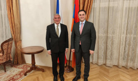 ՀՀ դեսպան Աշոտ Հովակիմյանը հյուրընկալեց ԵԱՀԿ-ի «Կառուցելով դիմացկուն ապագա փոփոխվող կլիմայական պայմաններում» խորագրով տնտեսական և բնապահպանական Ֆորումին մասնակցող ՀՀ պատվիրակությանը՝ ՀՀ շրջակա միջավայրի նախարարի տեղակալ Արամ Մեյմարյանի գլխավորությամբ