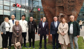 Ambassador Laid Flowers at the Armenian Khachkar in the Center of Novi Sad in Memory of the Victims of the Armenian Genocide