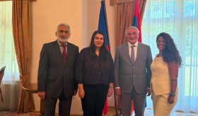 Դեսպան Հովակիմյանը հյուրընկալեց &laquo;Gesmed Biotec&raquo; և &laquo;Areviatti Care&raquo; ընկերությունների ղեկավարներին