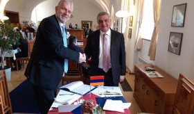 ՀՀ դեսպան Աշոտ Հովակիմյանի հանդիպումը Չեխիայի Խորհրդարանի Սենատի Արտաքին գործերի, պաշտպանության և անվտանգության հանձնաժողովի փոխնախագահ Տոմաշ Յիրսայի հետ
