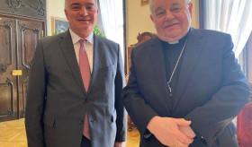 On April 26 on the occasion of the 78th anniversary of the Archbishop of Prague, Cardinal Dominik Duka, Ambassador Ashot Hovakimian visited the longtime friend of the Armenian people