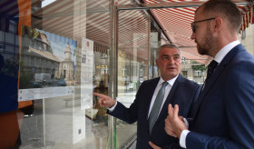 On August 19, the Statutary Deputy Mayor of Prague 6 Jakub Stárek and Ambassador Ashot Hovakimian made a joint tour of the “Armenia-the Land of Heritage, Tradition and Talent” exhibition