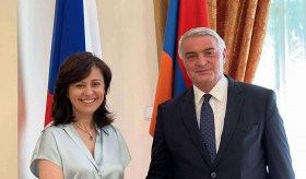 Ambassador Ashot Hovakimian hosted Narine Petrossian, the founding director of the “Petrossian Dance Theatre” based in Los Angeles