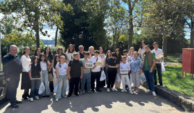 On September 25 the Ambassador Ashot Hovakimian with spouse visited 16 Armenian children, victims of armed conflicts, with their teachers, at the Slovenian Red Cross Health and Youth Center in Debeli Rtić.