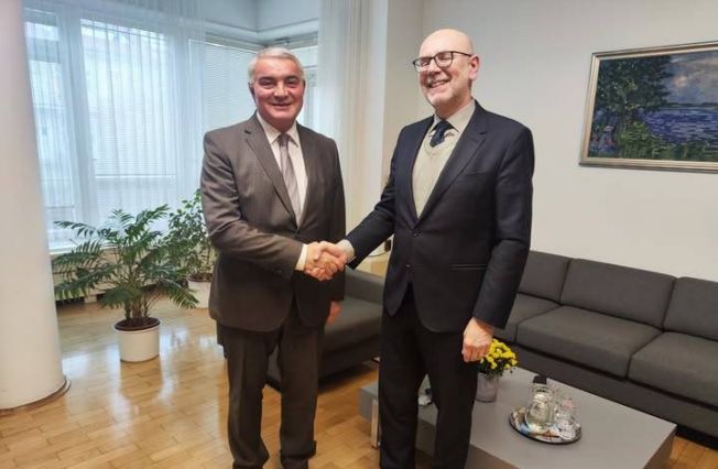 Նոյեմբերի 3-ին դեսպան Աշոտ Հովակիմյանը հանդիպել է Չեխիայի ԱԳՆ Եվրոպայի հարցերով նորանշանակ գլխավոր տնօրեն Ռադեկ Պեխին