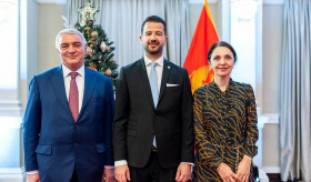 Դեկտեմբերի 11-ին ՀՀ դեսպան Աշոտ Հովակիմյանը տիկնոջ հետ ներկա գտնվեցին Չեռնոգորիայի նախագահ Յակով Միլատովիչի կողմից տրված Ամանորյա հանդիսավոր ընթրիքին՝ Չեռնոգորիայում հավատարմագրված դիվանագիտական ներկայացուցչությունների ղեկավարների համար