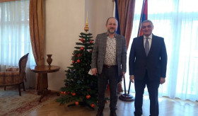 Ambassador Ashot Hovakimian hosted Radovan Auer, the Managing Director of the “Svět knihy” company of the Association of Czech Booksellers and Publishers, which organizes the “Book World Prague” International Book Fair and Literary Festival