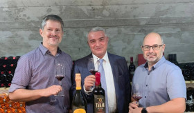 In the framework of a working visit to the Ústecký region, Ambassador Ashot Hovakimian in the city of Litoměřice visited the Noravank wine company, which imports wines from Armenia to Czechia