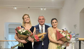 In Prague New Town Hall, the Christmas concert of the Armenian talented soprano Maria Sardaryan and Icelandic mezzo-soprano Arnheiður Eiríksdóttir took place
